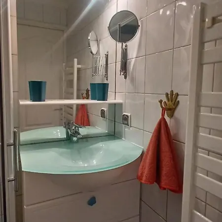 Elegant 30 M2 Dans 4 Etoiles 아그